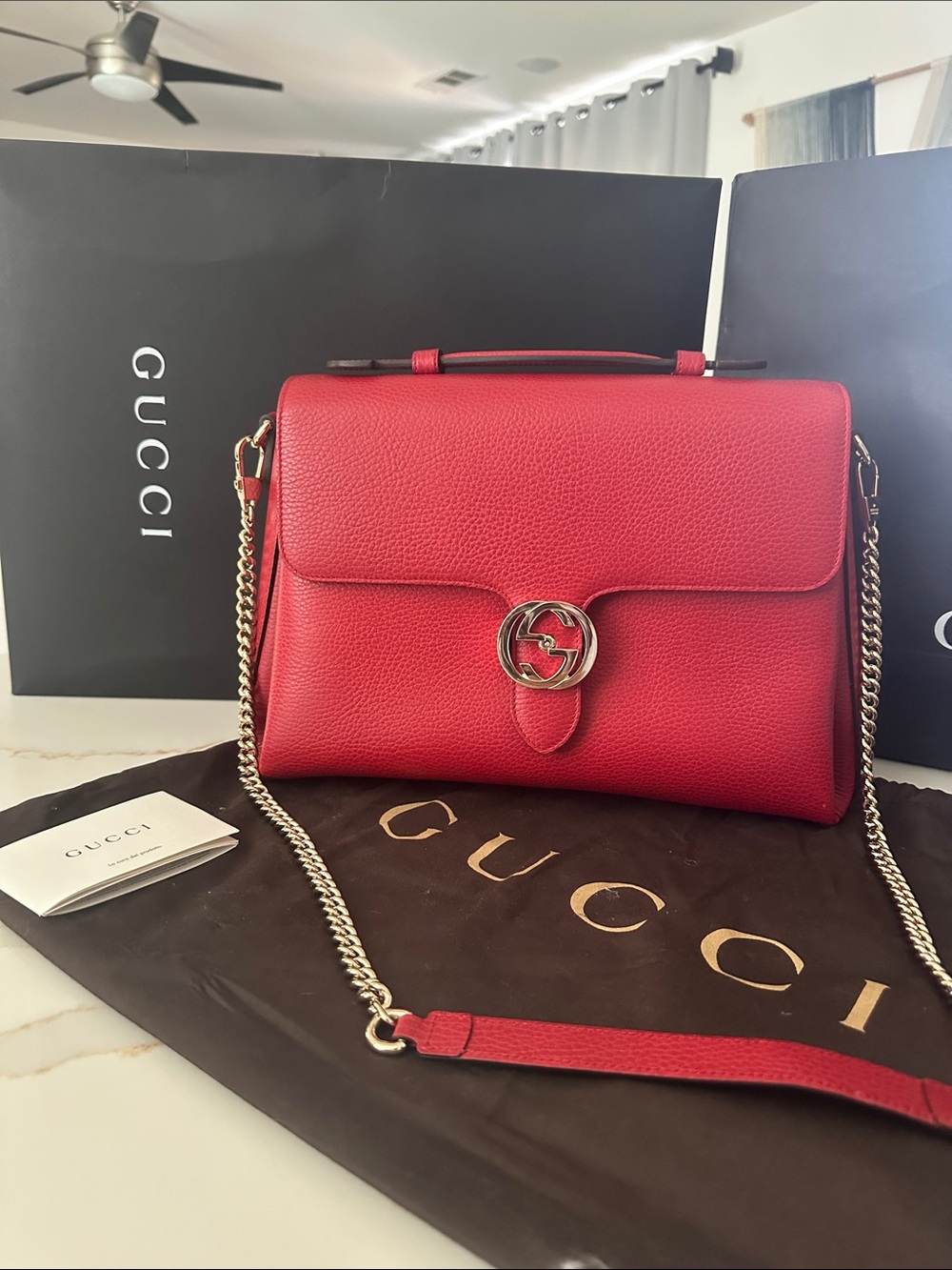NWT Gucci Red Pebbled Leather Handbag/ shoulder & Crossbody with Gold Chain